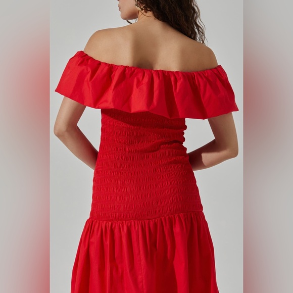 ASTR Red Smocked Off-the-Shoulder Midi Dress – NWT – Size M - Picture 5 of 5